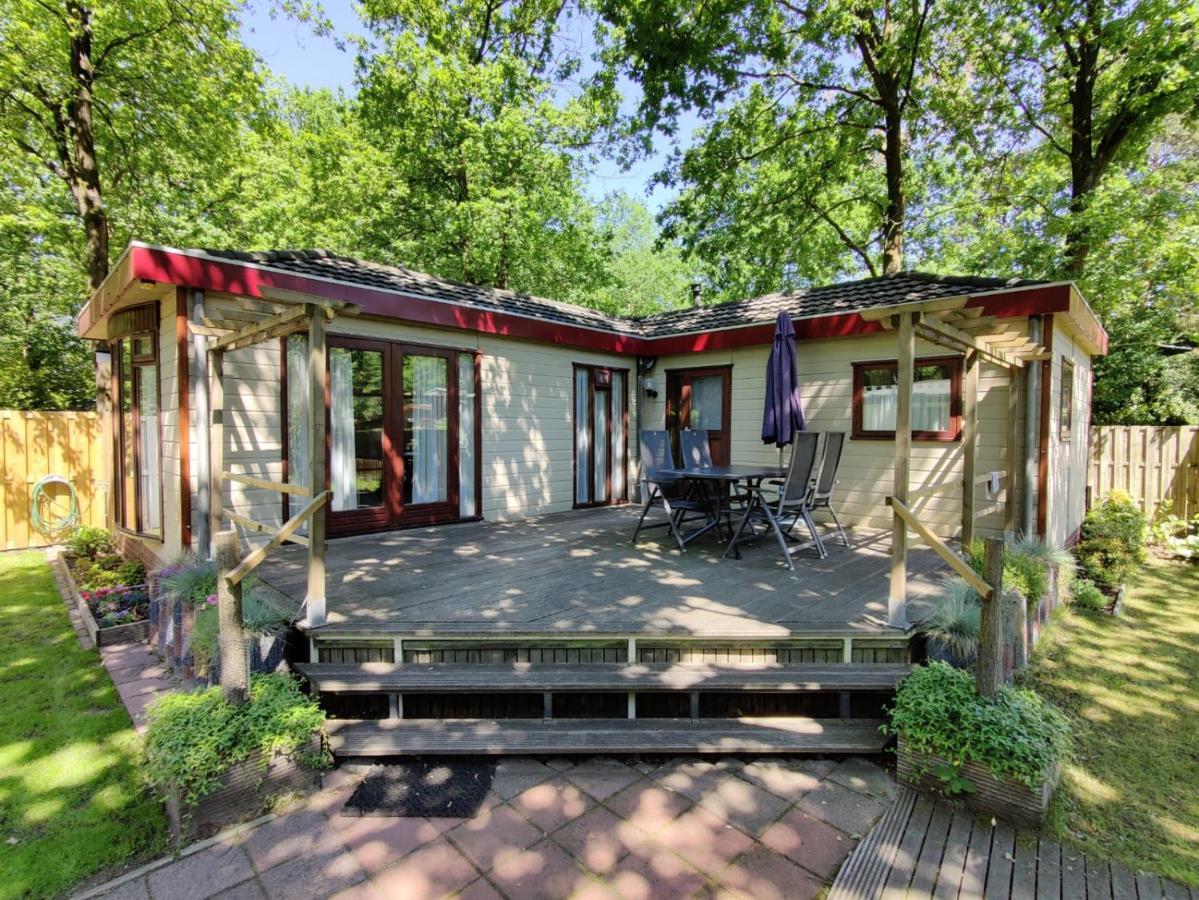 Chalet in bosrijke omgeving op chaletpark Kempenbos naast Duc de Brabant voor 2-3-4-5 personen Villa Diessen Buitenkant foto