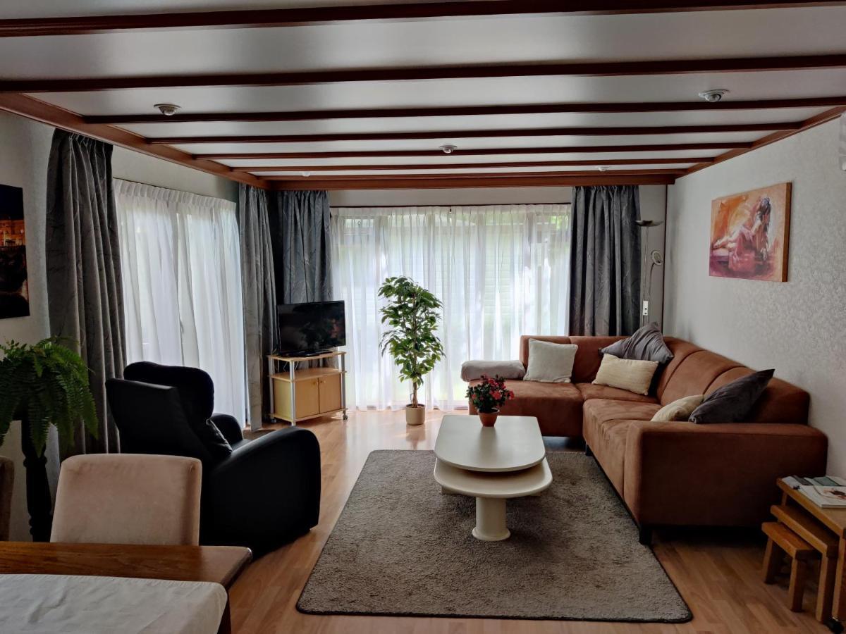 Chalet in bosrijke omgeving op chaletpark Kempenbos naast Duc de Brabant voor 2-3-4-5 personen Villa Diessen Buitenkant foto